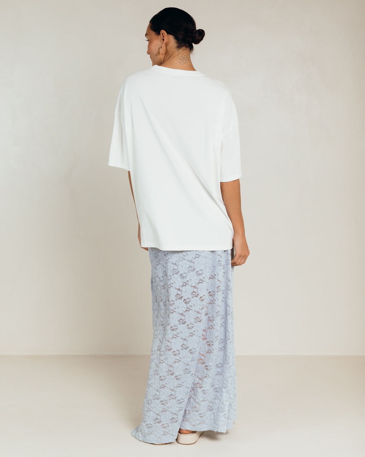 Slouchy Tee in Meadow Muse - Pregnancy and Postpartum Friendly T-Shirt - The Lullaby Club